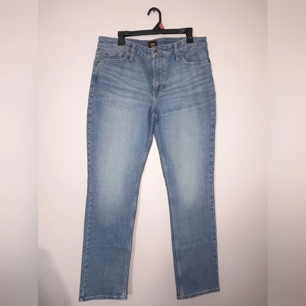 Lee Straight Mid Rise Jean - Picture 1 of 3